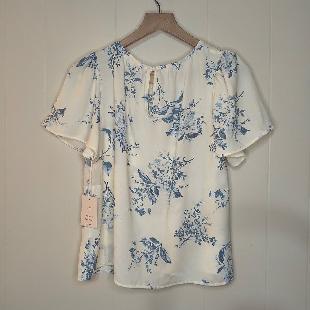 LC Lauren Conrad White/Blue Floral Blouse Petite NWT - Picture 2 of 7